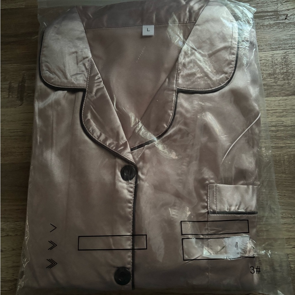 NWOT Pajama Set Champagne Color Size Large